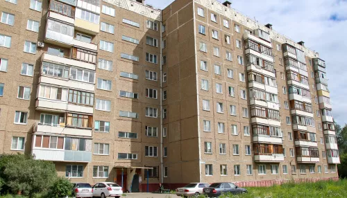 Две девятиэтажки в Барнауле потеряли управляющую компанию и получили проблемы