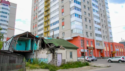 Жильцы новостройки в Барнауле оспаривают продажу земли соседу-скандалисту