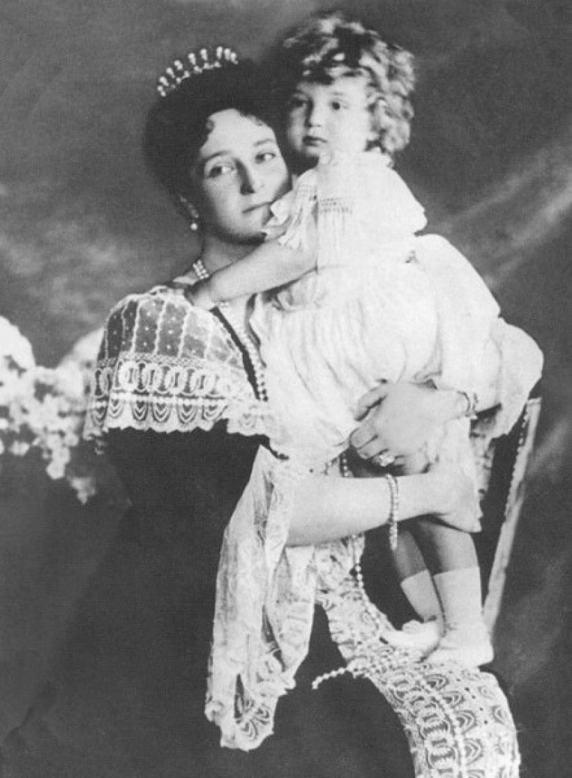 Александра Федоровна с дочерью