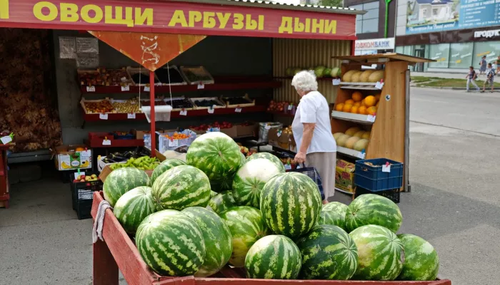 Главное лакомство лета: как правильно выбрать вкусный и сладкий арбуз