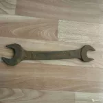 Житель Алтая продает ржавый гаечный ключ с поля Курской битвы