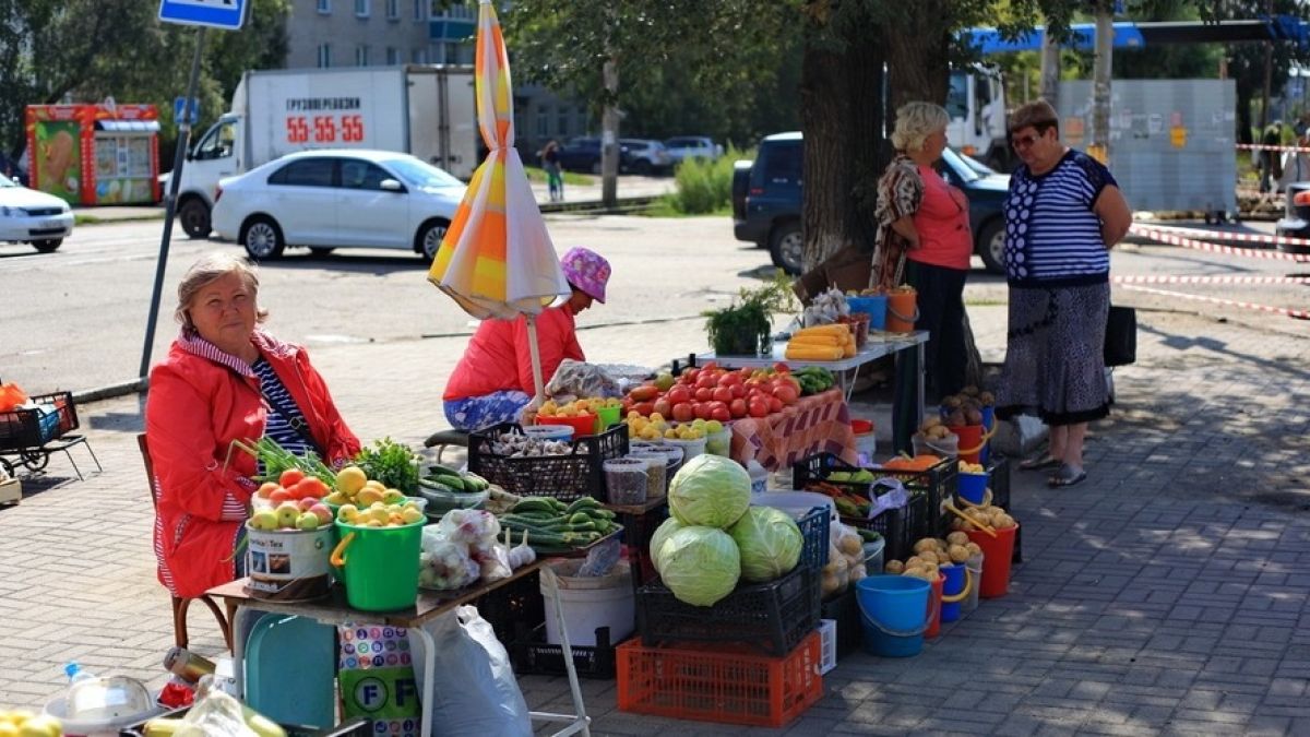 Стихийный рынок. Овощи-фрукты 