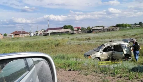 В Алтайском крае уснувший за рулем водитель улетел с трассы