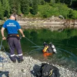 Тела мужчины и ребенка нашли водолазы в реке Лебедь на Алтае