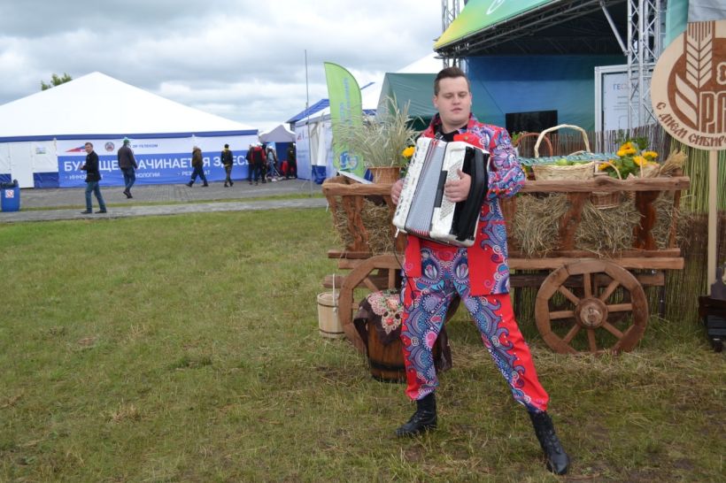 День сибирского поля с Россельхозбанком Фото:Виталий Барабаш