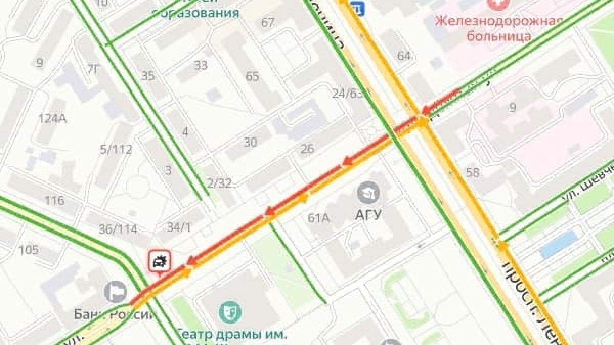 Пробка на улице Молодежной 