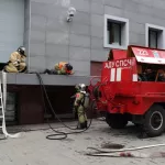 Более 130 пожарных тушили серьезное возгорание в барнаульском театре Драмы