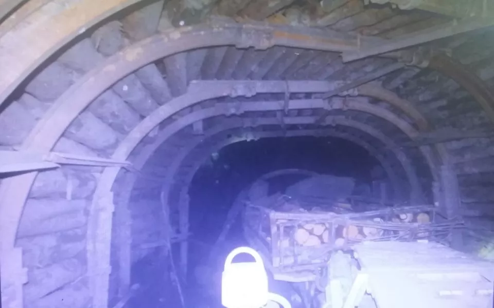 Один человек погиб при обрушении в шахте рудника в Алтайском крае