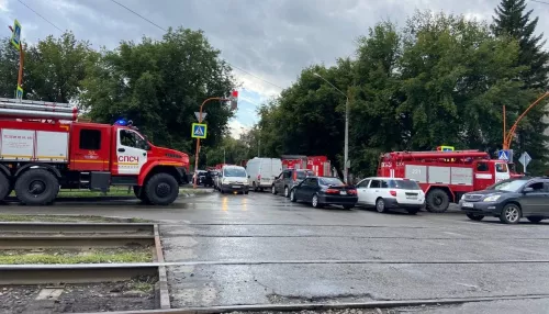 30 человек эвакуировали из-за пожара в барнаульской многоэтажке