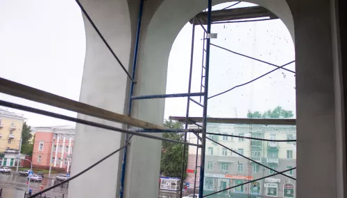 Строители убрали забор у строящегося барнаульского Эрмитажа