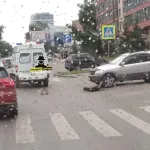 В Барнауле произошло массовое ДТП с участием скорой помощи