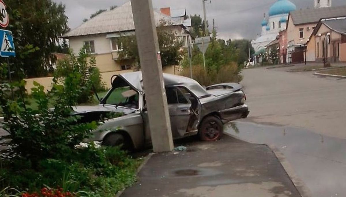 Бийск 14. Аварии в Бийске сейчас. В Рославле 14 августа авария.