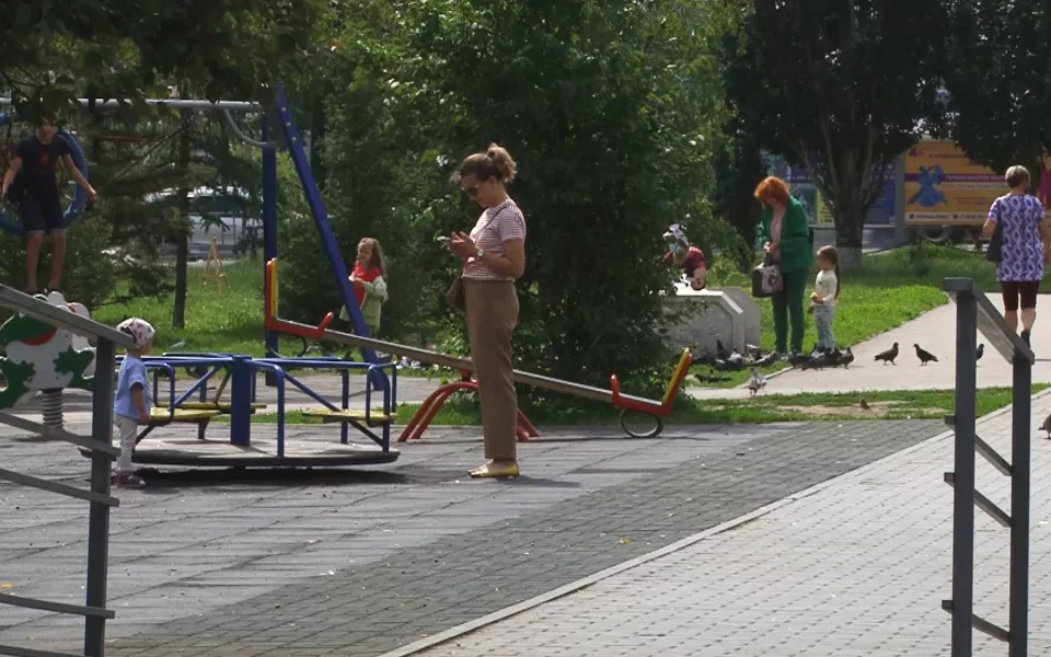 Барнаульские родители-одиночки не могут получить путинские выплаты