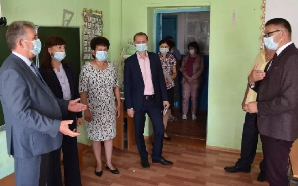 Школа Залесовского района может войти список объектов, где проведут капремонт