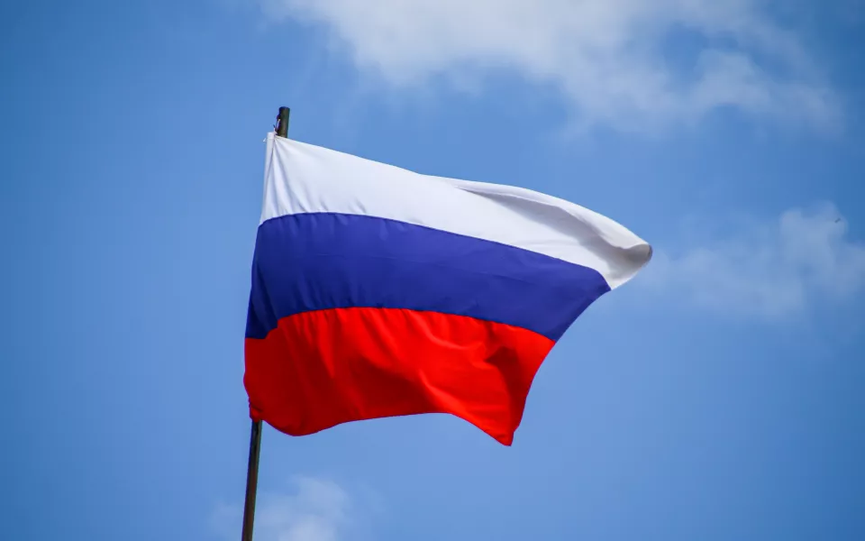В школах Алтайского края с 1 сентября будут проводить церемонию поднятия флага