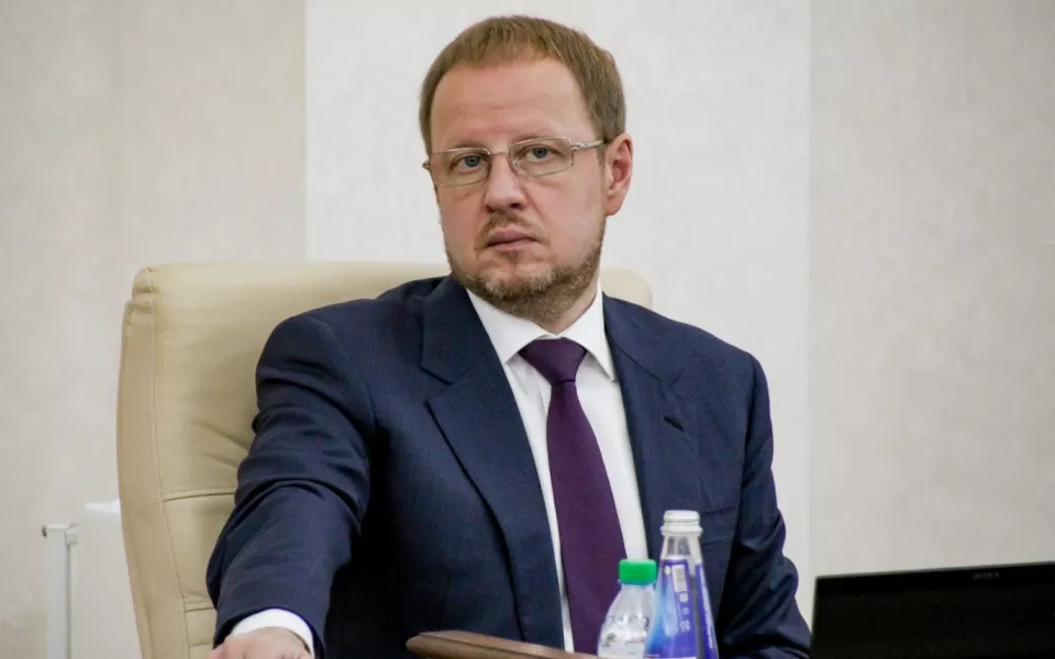 Томенко вызвал главу минздрава из-за скандала в онкодиспансере
