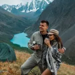 Завораживает дух: популярный блогер устроила фотосессию в горах Алтая