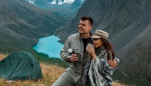 Завораживает дух: популярный блогер устроила фотосессию в горах Алтая