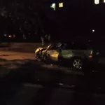 В Барнауле ночью водитель разбил чужую BMW и скрылся с места ДТП