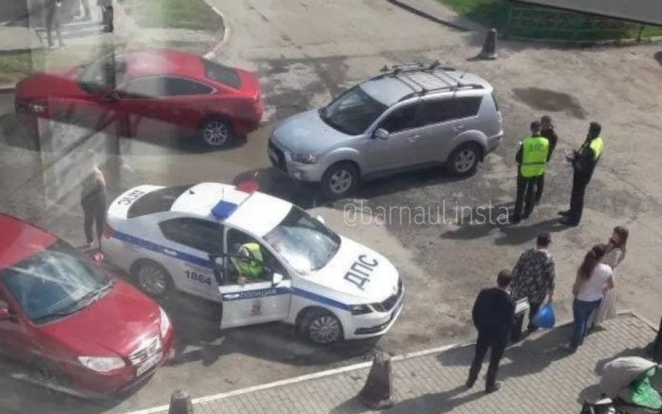 В Барнауле женщина-водитель перепутала педали и сбила ребенка