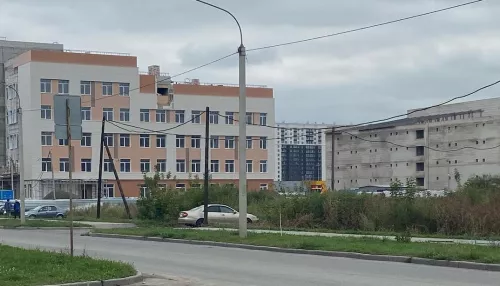 Для новой поликлиники Барнаула на Лазурной построят большую парковку