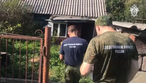 Следствие показало заброшенный дом, в котором убили кузбасских школьниц. Видео