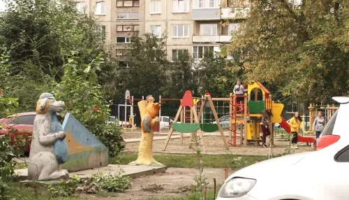 Барнаулец настаивает на компенсации от УК за упавшую на его сына бетонную плиту