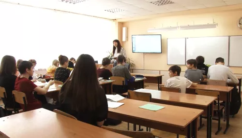 В Алтайском крае три школы и 218 классов закрыли на карантин