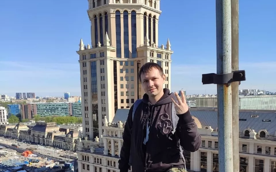 В Москве при падении с лестницы погиб блогер Дима Верт