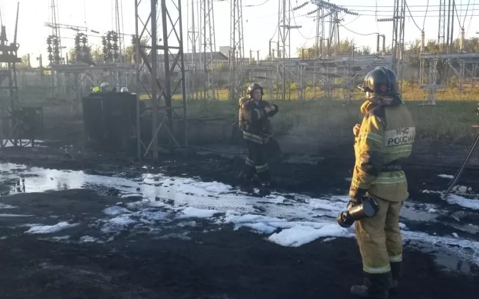 Пожарные ликвидировали горение на трансформаторе в Барнауле