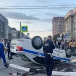 В Новосибирске Lexus протаранил и перевернул машину ДПС