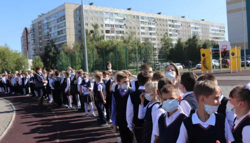 Более 500 учеников и 40 сотрудников эвакуировали из школы Барнаула