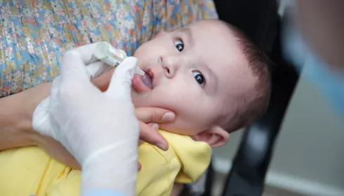 Вспышка. В Алтайском крае убеждают экстренно прививать детей от полиомиелита