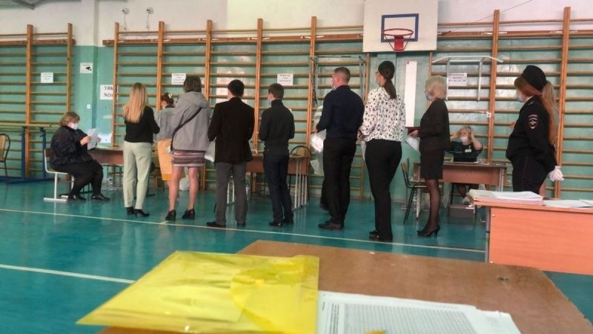 Очереди на избирательных участках