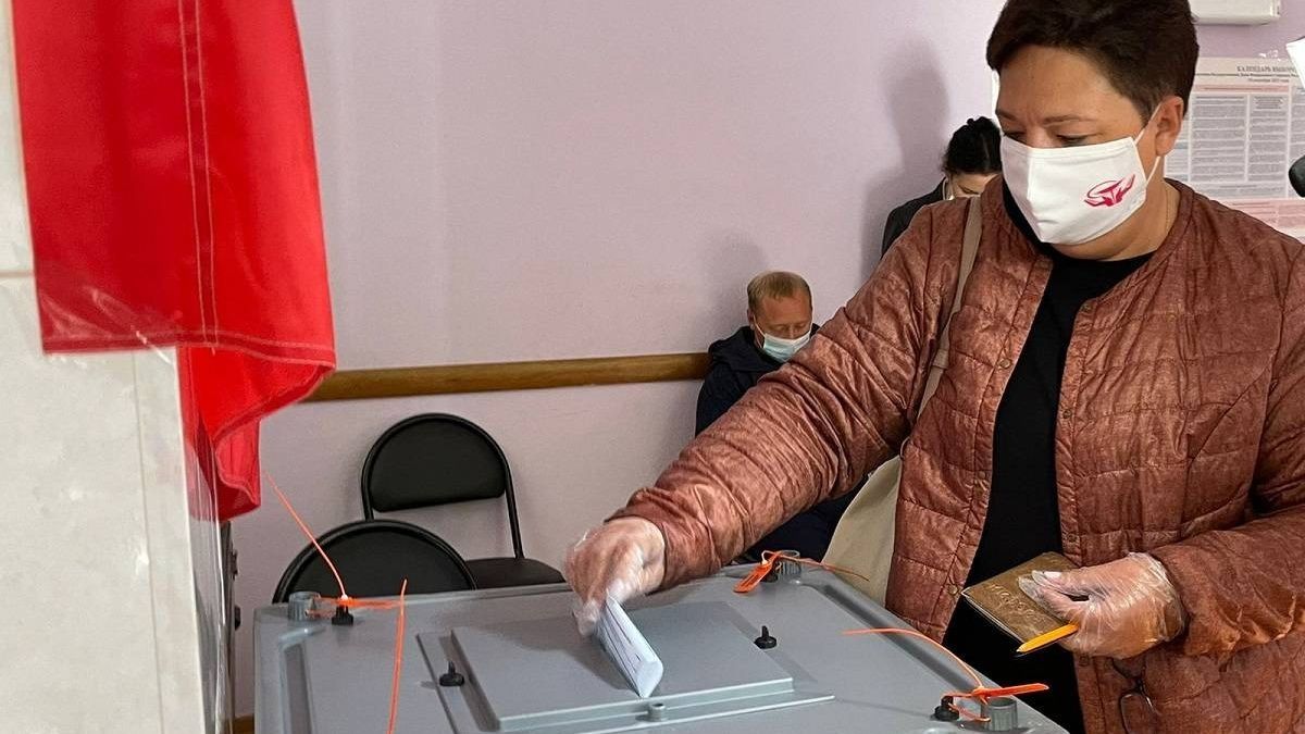 Председатель Алтайской краевой организации Профсоюза работников здравоохранения РФ Ирина Смирнова на выборах