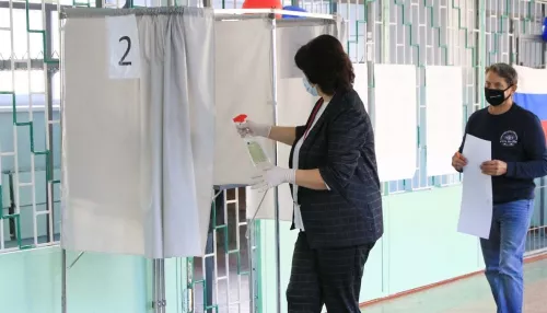 Крайизбирком опроверг данные об отмене результатов выборов на участке в Барнауле