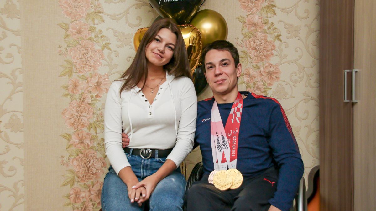 Роман Жданов с женой Викторией