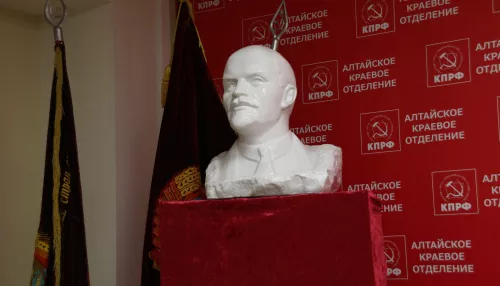 В Бийске приведут в порядок разваливающийся памятник Ленину