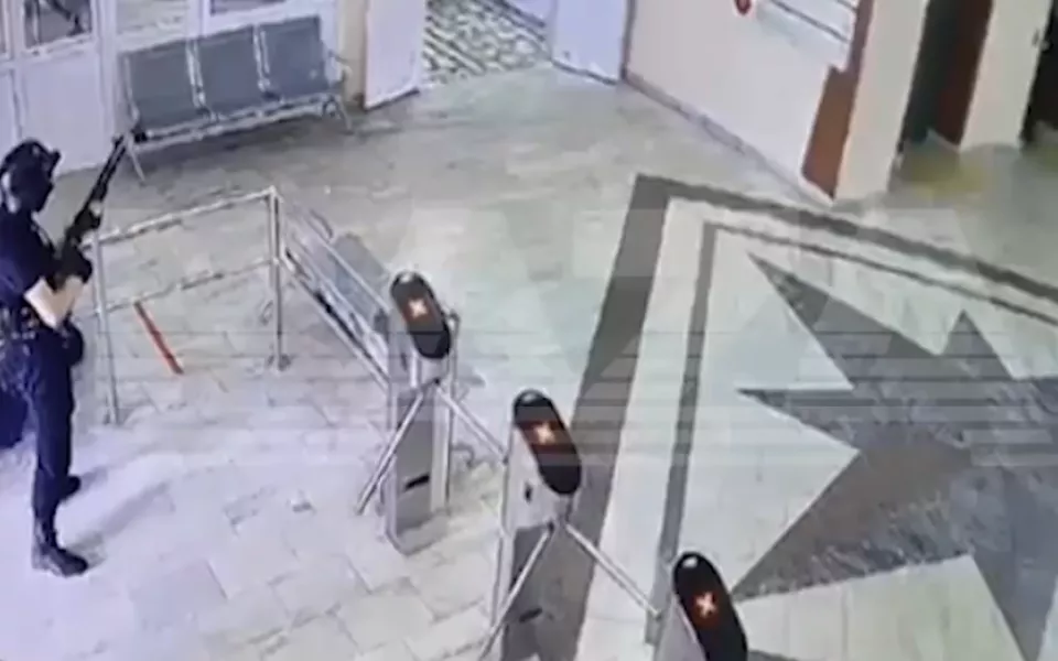 Опубликовано видео нападения Тимура Бекмансурова на пермский вуз