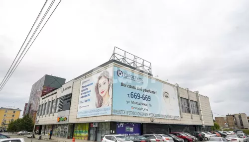 В Барнауле выставили на продажу часть здания бывшего Дома быта