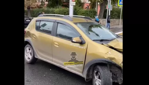 В центре Барнаула на проспекте Ленина в ДТП попали два кроссовера