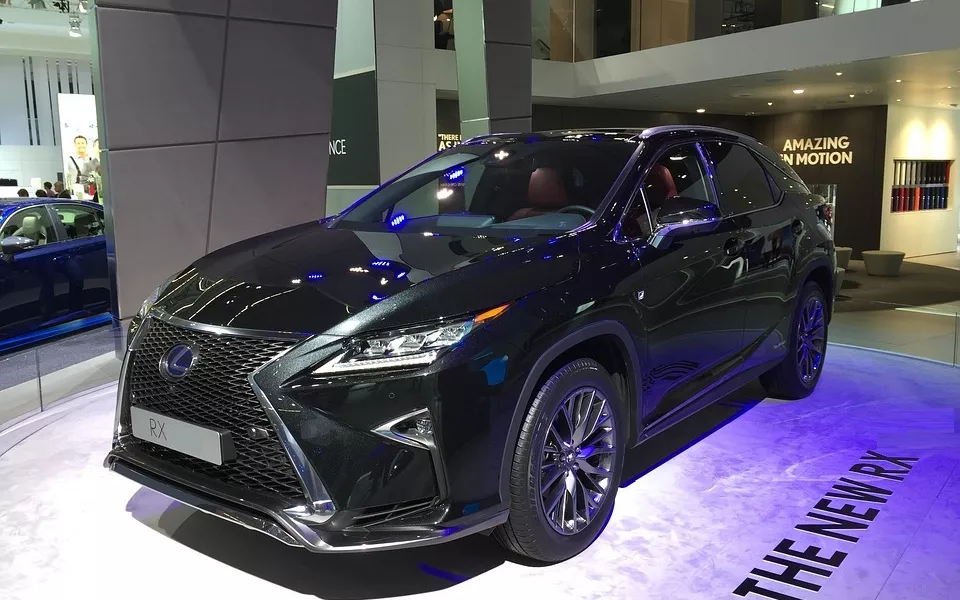 На Алтае суд взыскал с экс-депутата 3,4 млн за Lexus