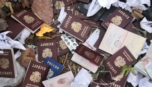 На Алтае полиция начала проверку после обнаружения паспортов на свалке