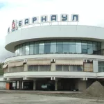 На Речном вокзале в Барнауле забивают пробные сваи под большой жилой комплекс