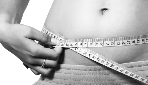 Диетолог рассказала, как успеть похудеть до Нового года без вреда для здоровья