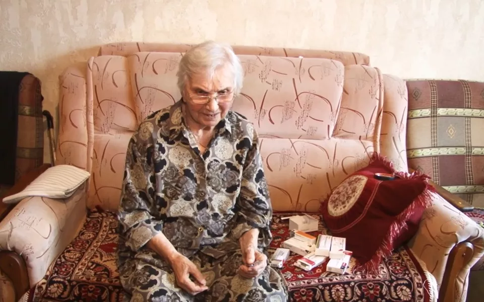 91-летняя жительница Барнаула не может дождаться врача на дом