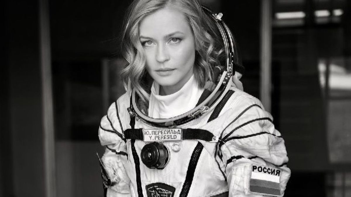 актриса в космосе для съемок фото