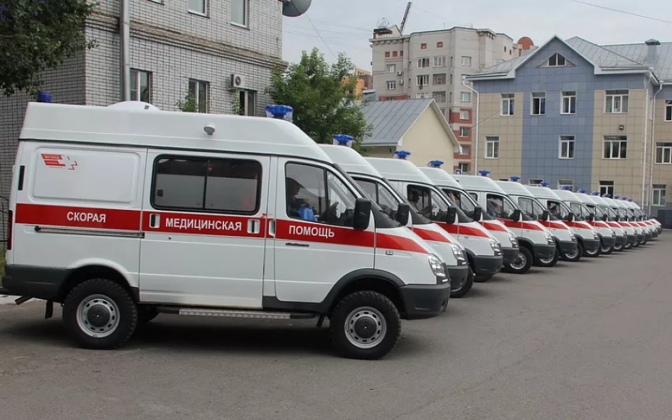 Алтайским подстанциям скорой помощи раздали 23 новые машины