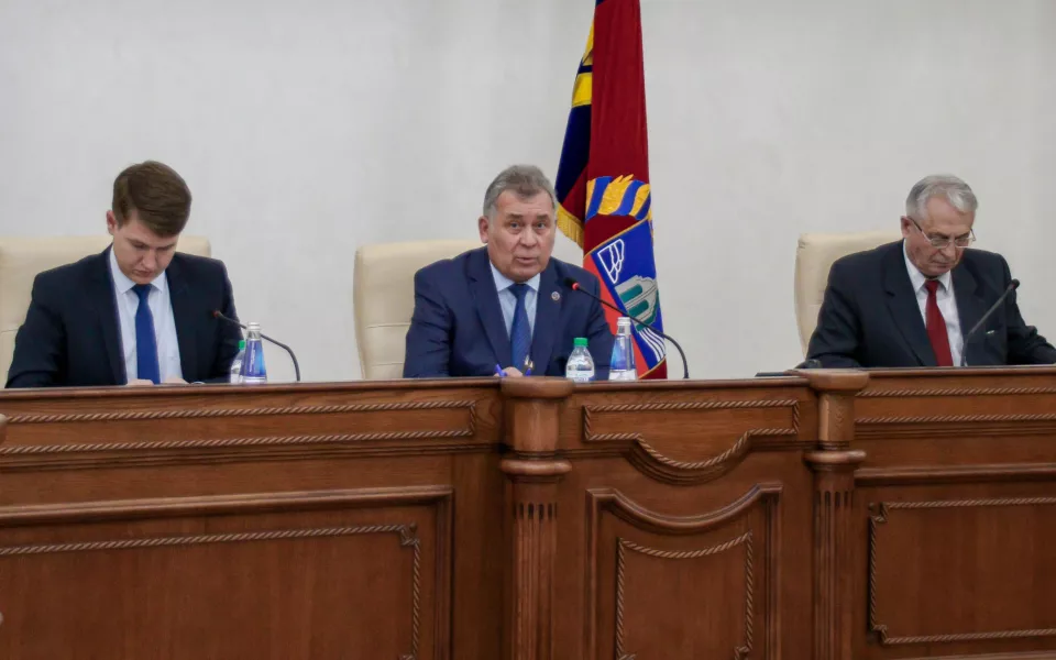 Вице-спикерами в новом созыве алтайского парламента стали единоросс и коммунист