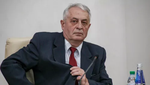 Подозреваемые в мошенничестве депутаты АКЗС избежали арестов